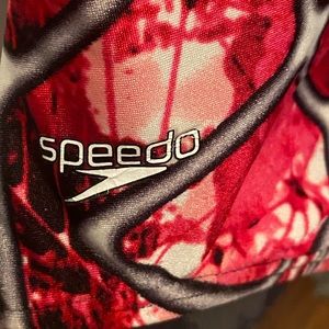 Speedo women’s racer back NEW WITHOUT TAGS size 36